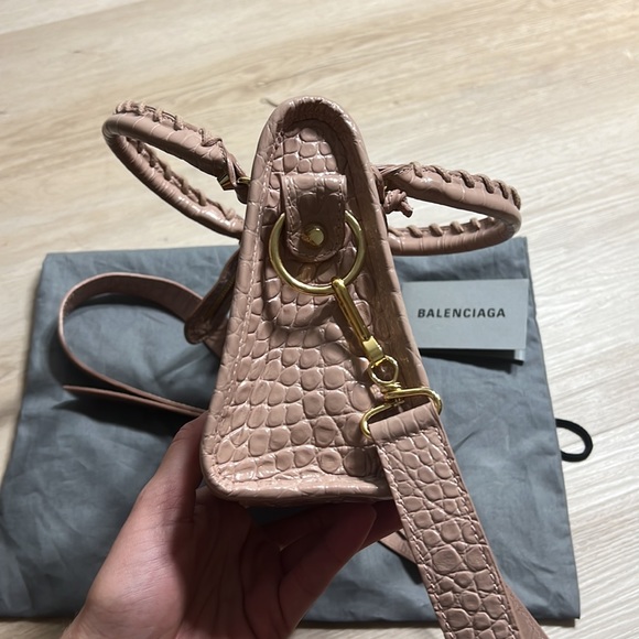 Balenciaga NEO CLASSIC MINI HANDBAG CROCODILE EMBOSSED NUDE - Picture 5 of 7